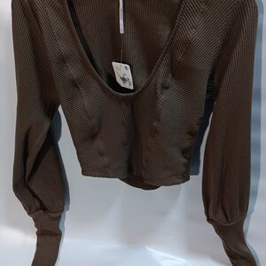 Free People Size small green long sleeve crop top deep neckline NWT